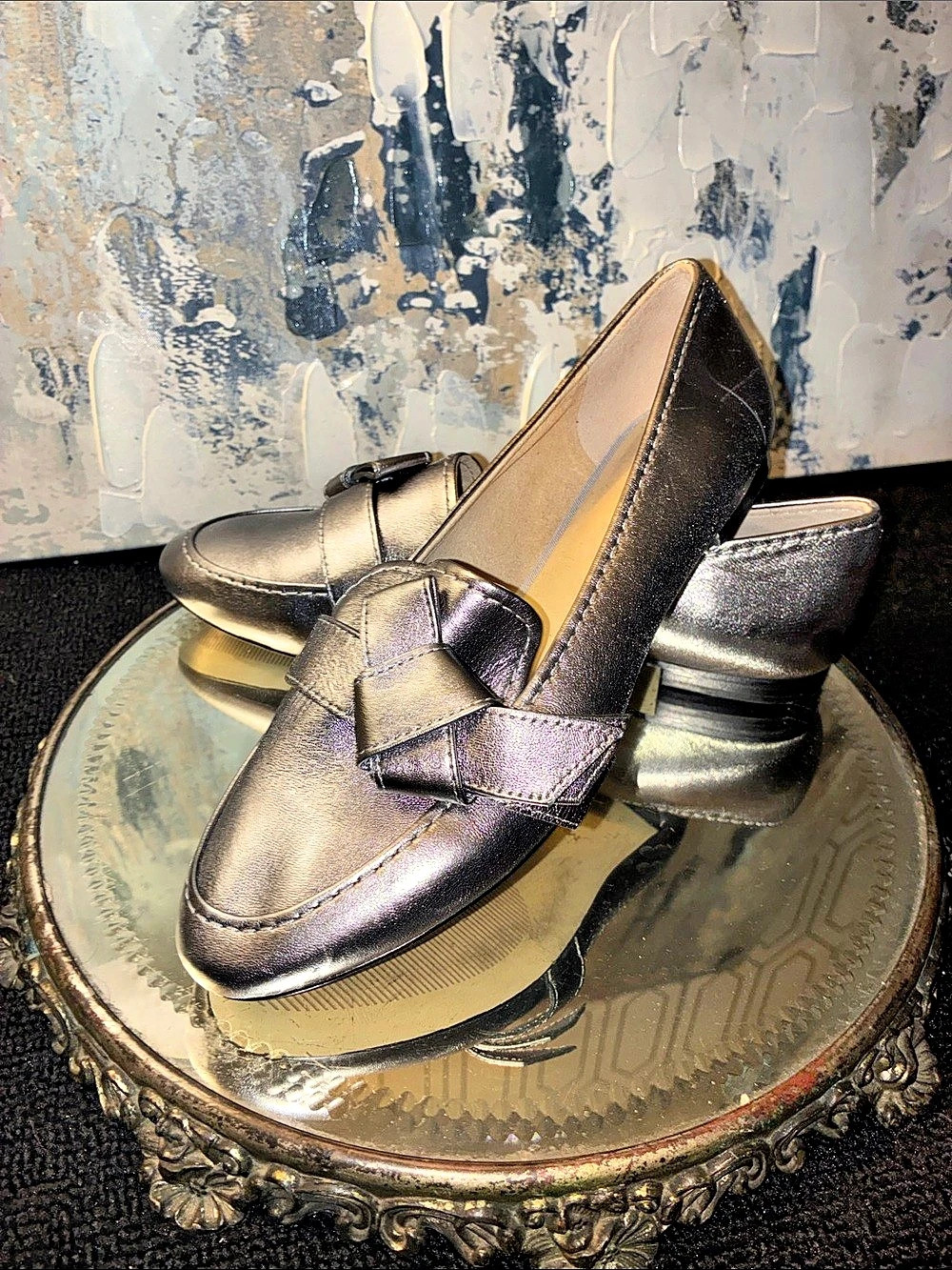 GUC !! Talbots Genuine Leather Bow Loafers in Metallic Silver  US 8.5 M